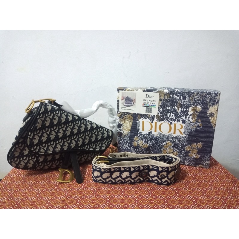 Tas Saddle dIoR Slempang Import