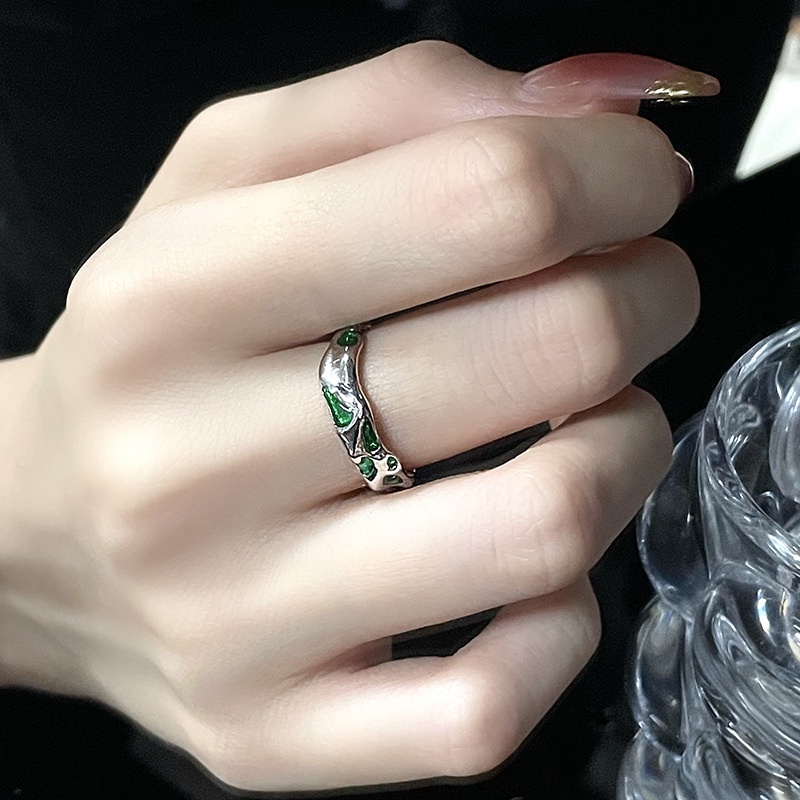 Aksesoris Cincin Ular Hijau Kepribadian Gelap Fashion