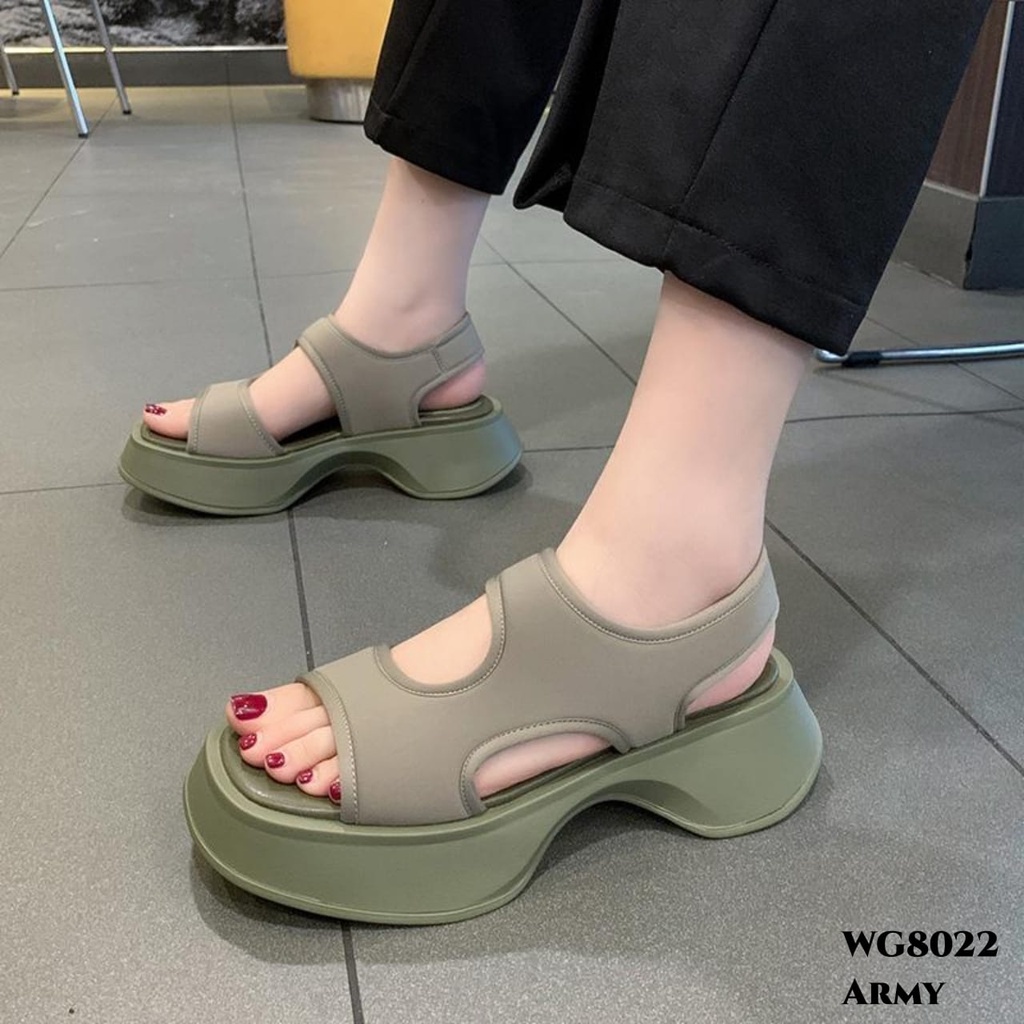 WYN WEDGES SANDALS FASHION KOREA MODEL SANTAI COCOK BUAT JALAN2 WG8022