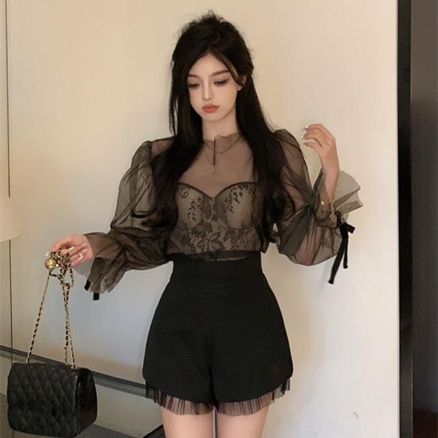 Suhao Selebriti Internet Setelan Jas Wanita Rasa Desain Double Layer Mesh Top + Gaya Retro Renda Suspender + Pinggang Tinggi splicing Celana Pendek