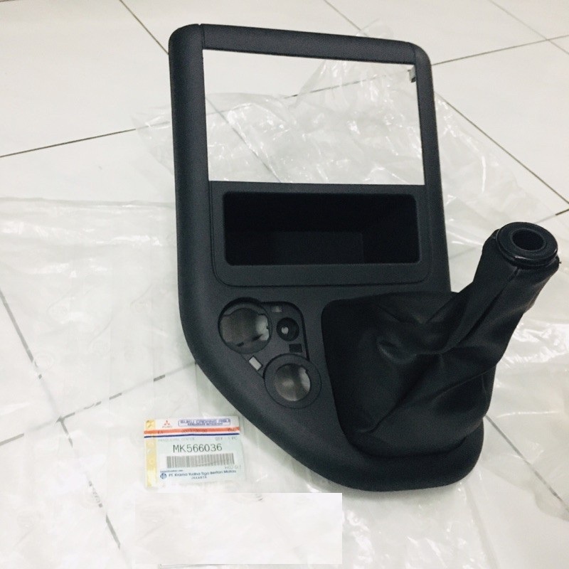 panel console dashboard tengah canter 110 125 136 original MK566036