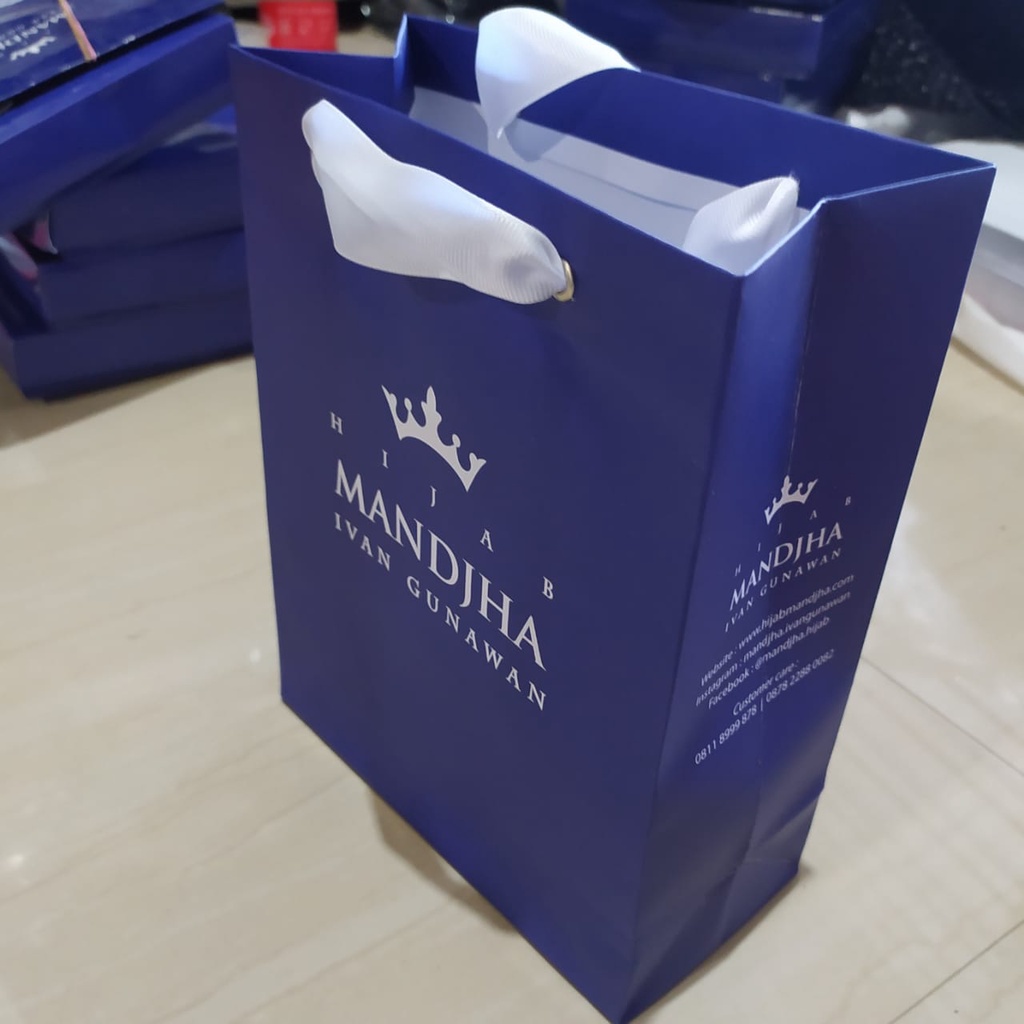

Paper Tas Tote Bag Wanita Kado Hijab Mandjha Ivan Gunawan Original