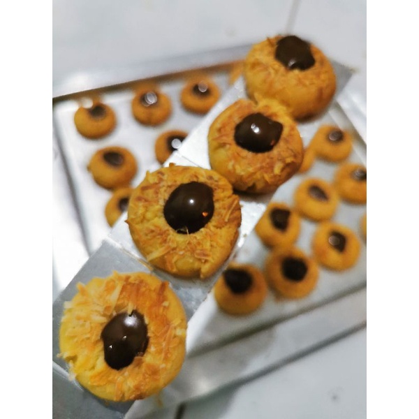

THUMBPRINT COOKIES