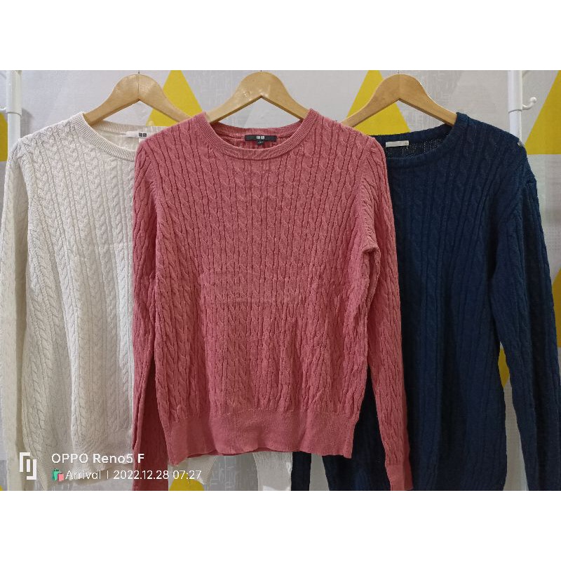 (PRELOVED) Preloved sweater rajut kepang uniqlo