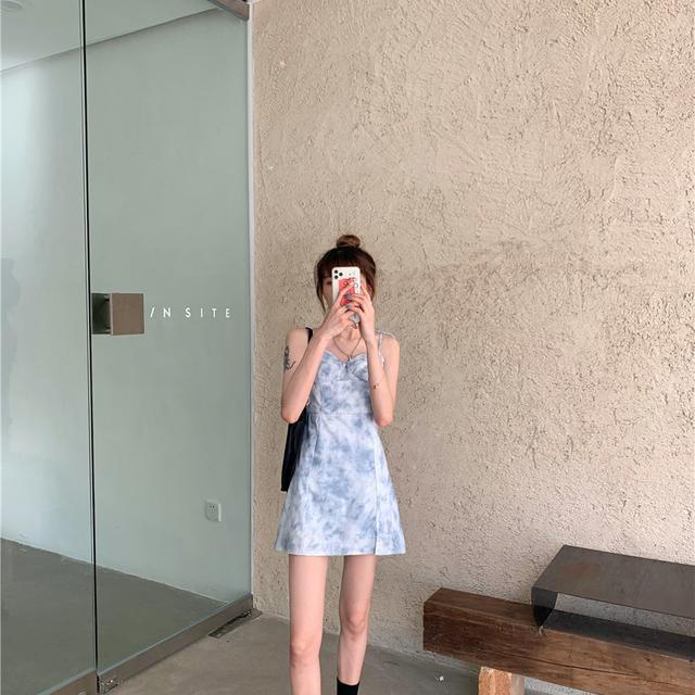 Suhao setelan dua potong Gaun berlipit punggung tali ikat-pewarna yang chic + T-shirt desain selempang satu bahu yang tidak beraturan