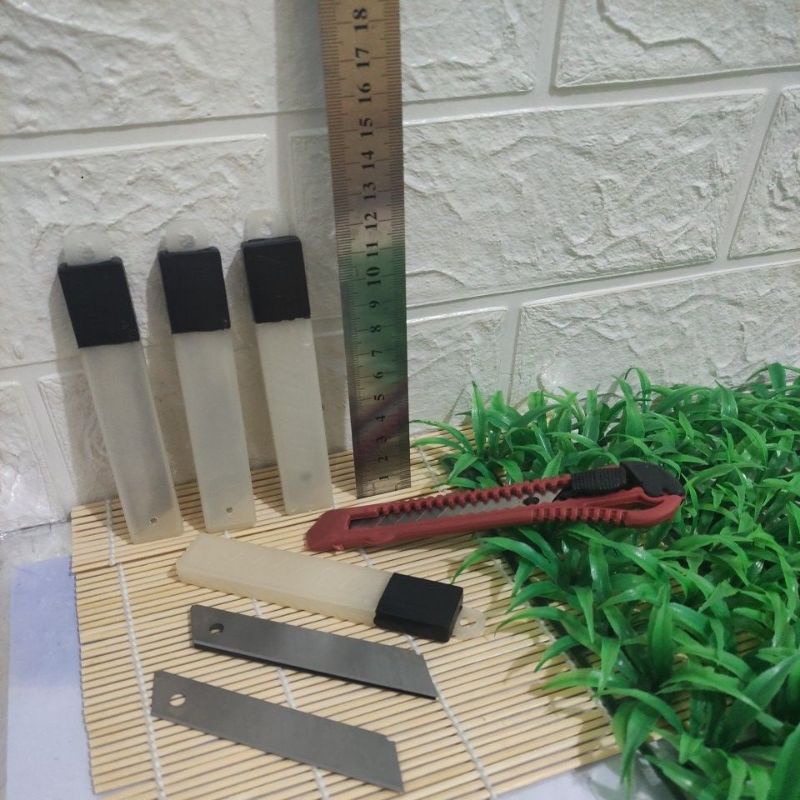 

isi pisau cutter 1ktk isi 10