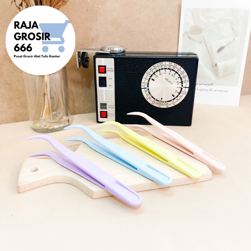 

PENJEPIT STIKER PINSET STICKER TERMURAH SENMU MOMO LUCU IMUT KEKINIAN COD