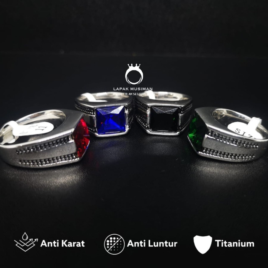 [Bayar Di Tempat] Cincin Pria Titanium Silver Anti Karat Kualitas Super Batu Permata