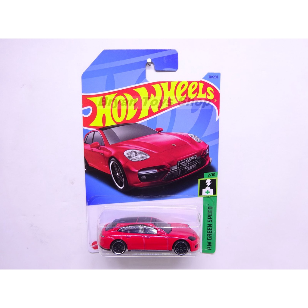Hot Wheels Porsche Panamera Turbo S E-Hybrid Sport Turismo Merah