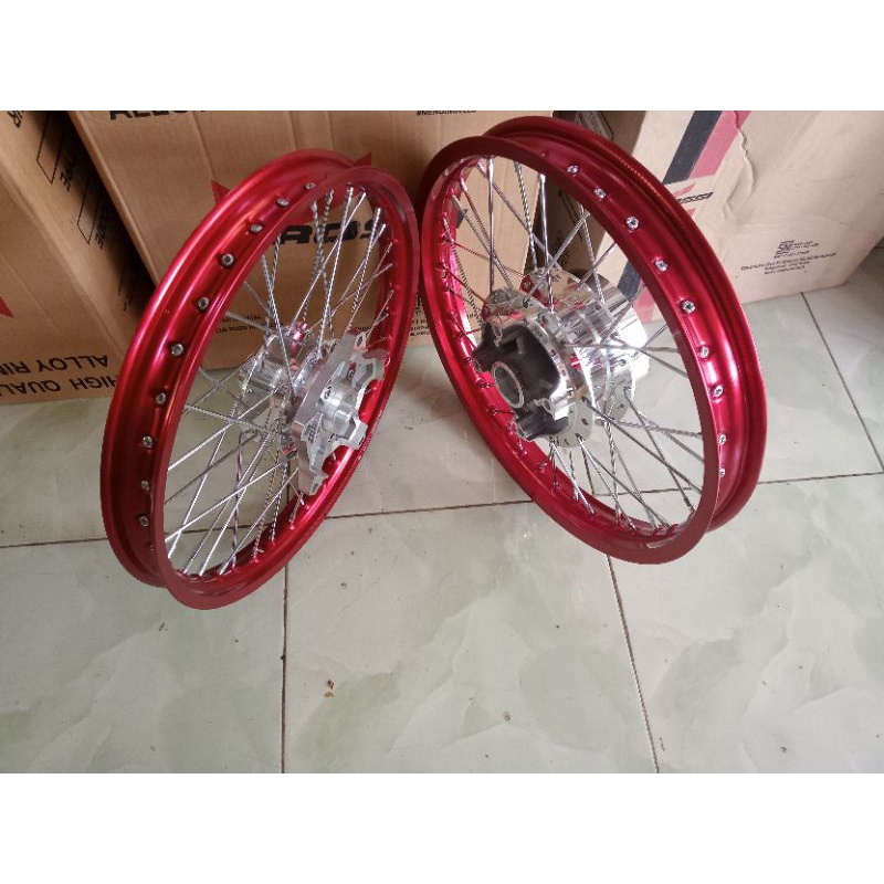 velg jari jari Honda CBR 150 r  tahun 2018 ring 17 x160/140