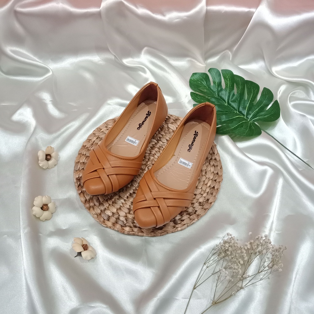 SIZE 41.42.43.44 Flat shoes Wanita Jumbo