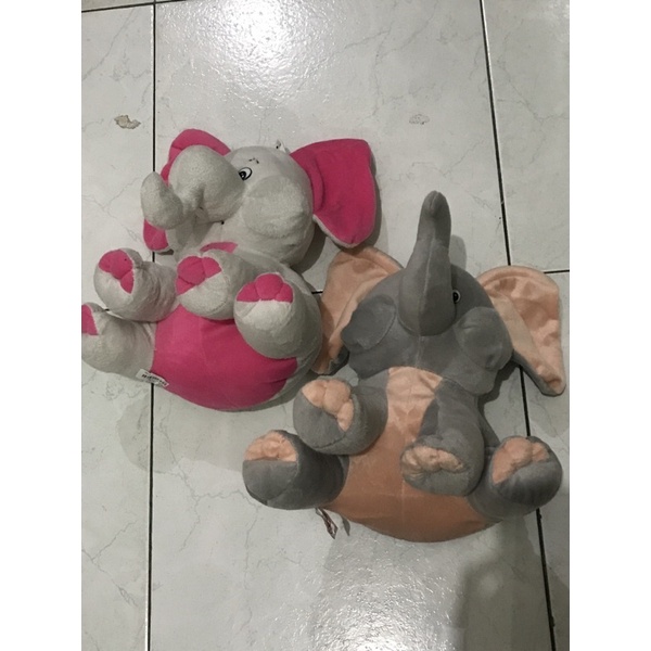 boneka gajah