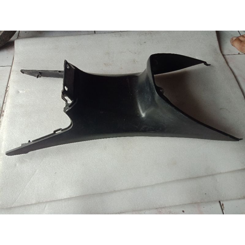 legsil leksil tengah tutup rangka zx 130