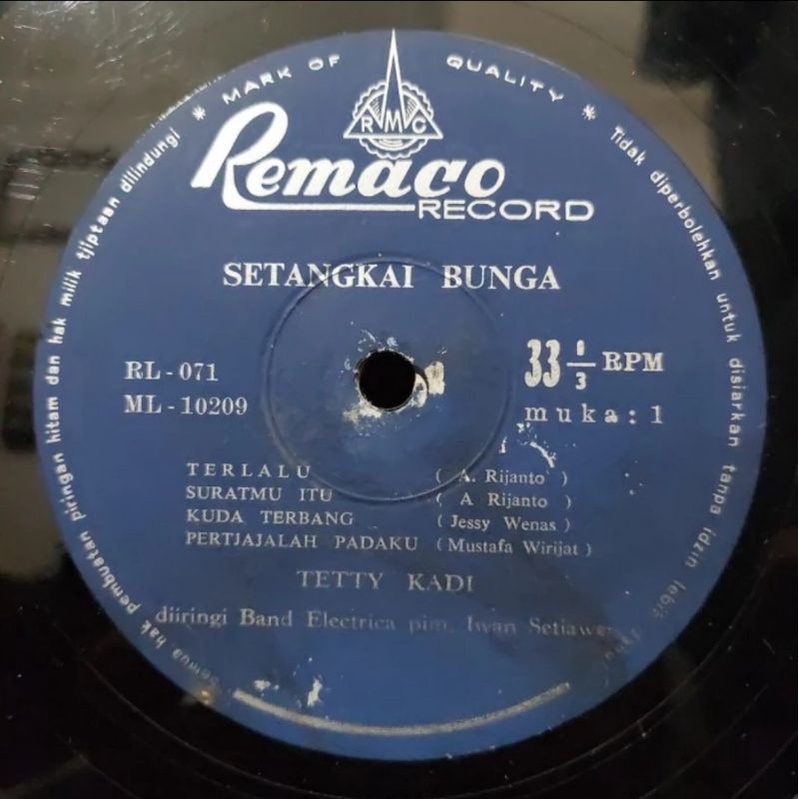 Vinyl Piringan Hitam 10&quot; Tetty Kadi Setangkai Bunga