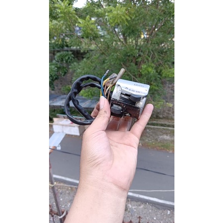 Holder saklar kanan gl100 gl125 original copotan