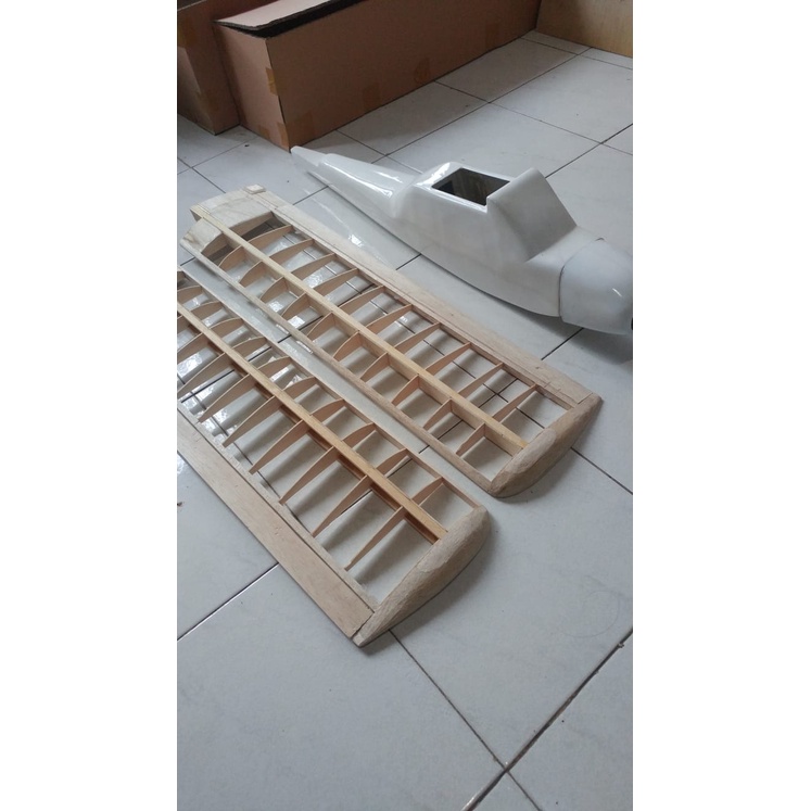 Pesawat Model RC Trainer Cessna 172 20 Balsa Airframe Only