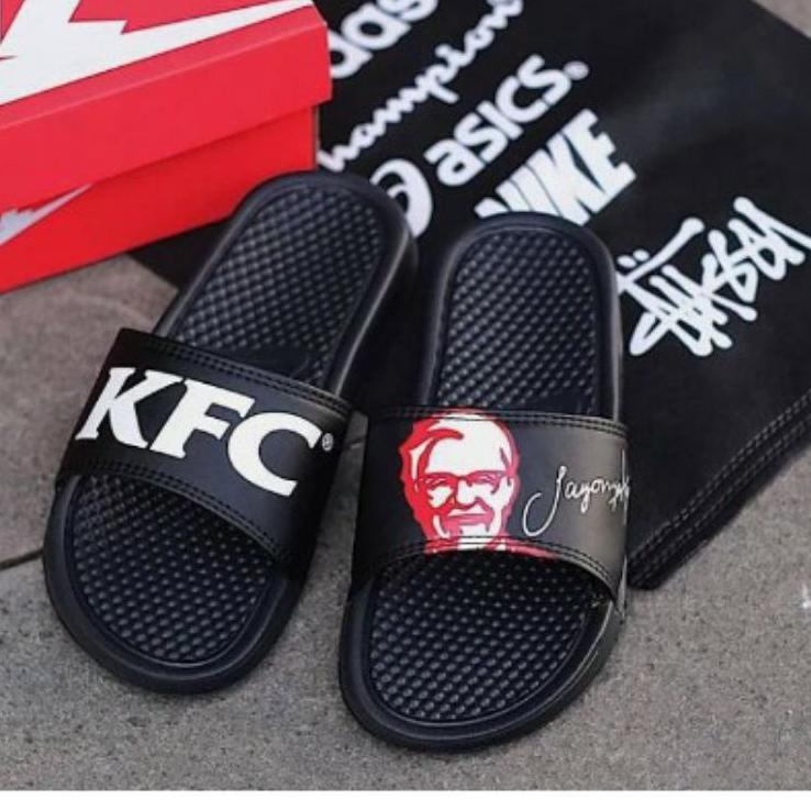 Sandal nike X KFC, Sandal Pria Slide Nike Benassi, Sandal Pria Nike KFC Grade Ori Vietnam ‑ BUA.10De