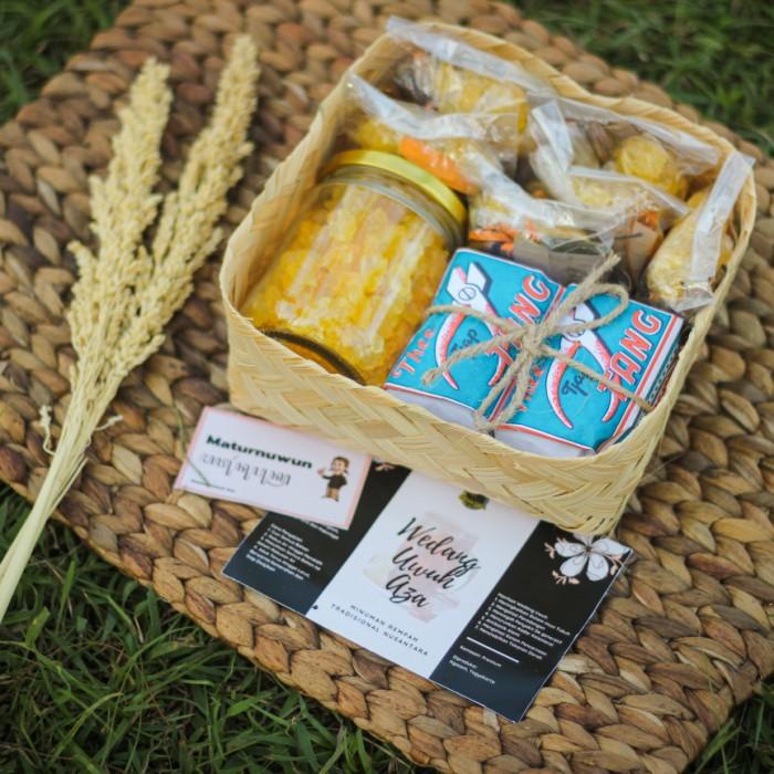 

Hampers Wedang Uwuh Aza Premium Besek 15 Cm 1 091