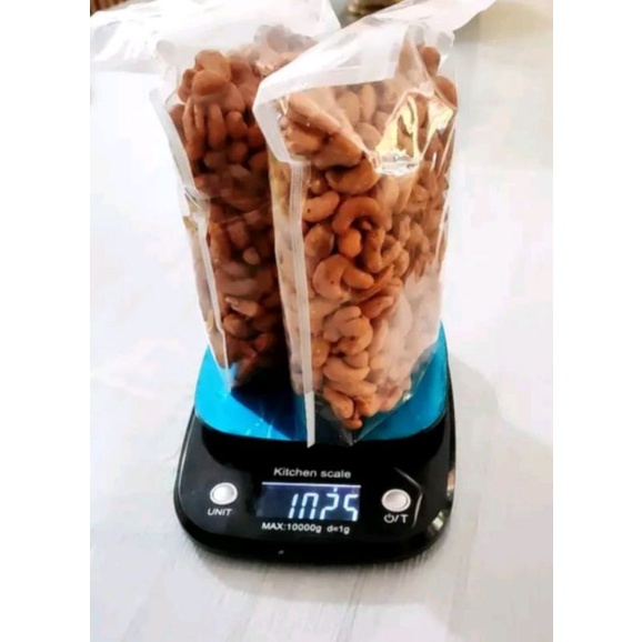 

kacang Mede utuh matang original 1kg