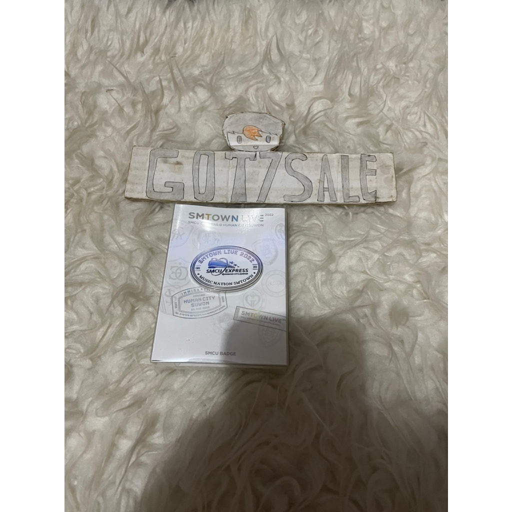 Badge Set  KARINA SEALED / MD SMCU Express SMTOWN Live Concert Human City Suwon Merchandise / Karina