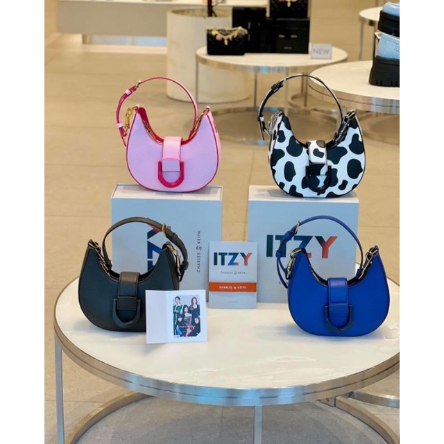 10.10 SALE | CK Itzy Gabine Belted Hobo Bag GIFTSET include box