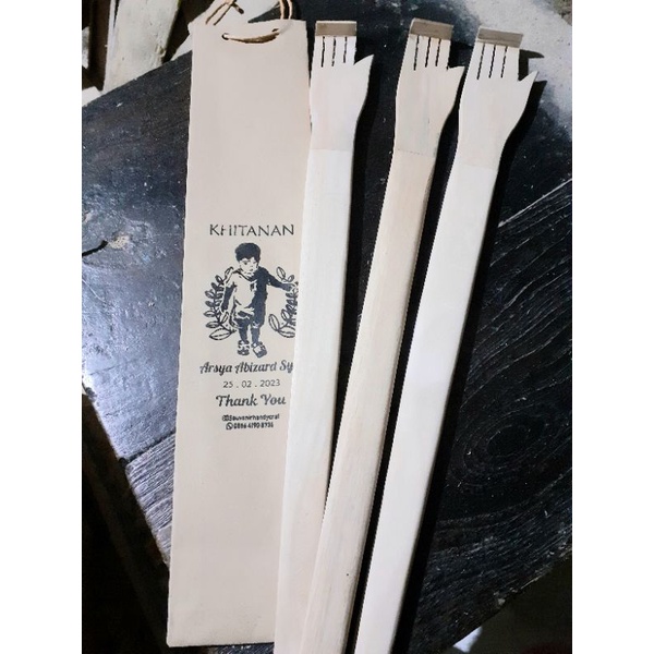 Souvenir pernikahan dan khitanan souvenir unik garuk kayu kemas paperbag