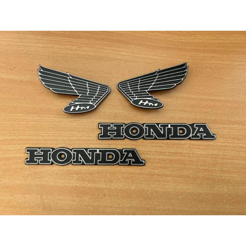 emblem tangki cb 100 import hitam logo tangki honda cb 100 gelatik import hitam