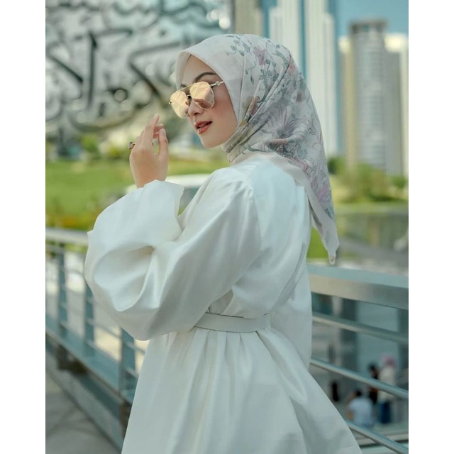 The Dubai Series Buttonscarves