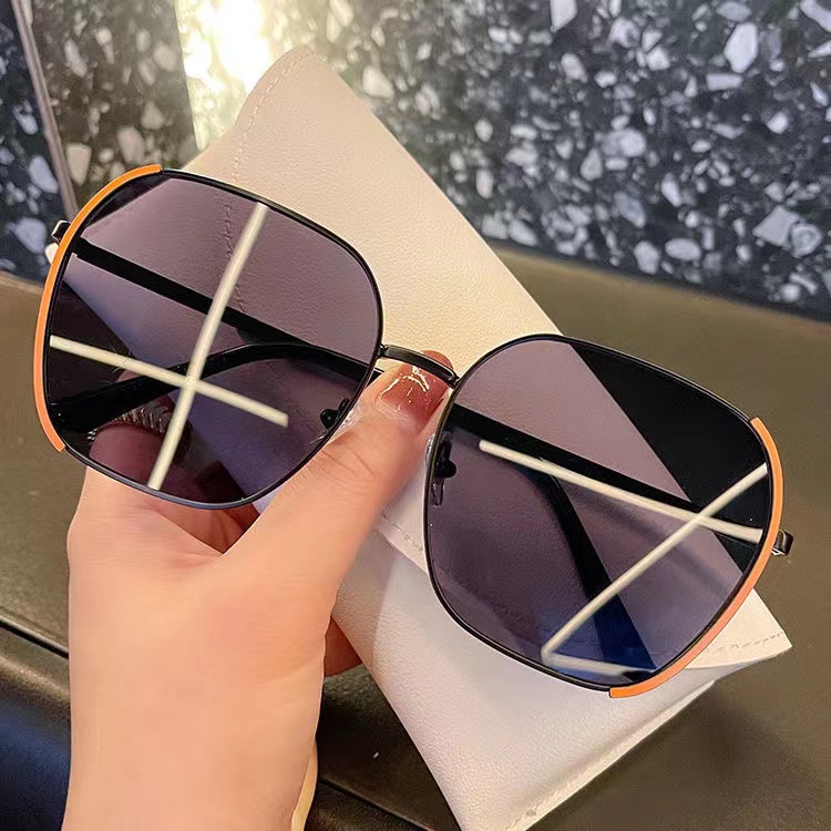 Kacamata Hitam Terbaru Wanita Titanium Style Fashion Murah Sunglasses Import