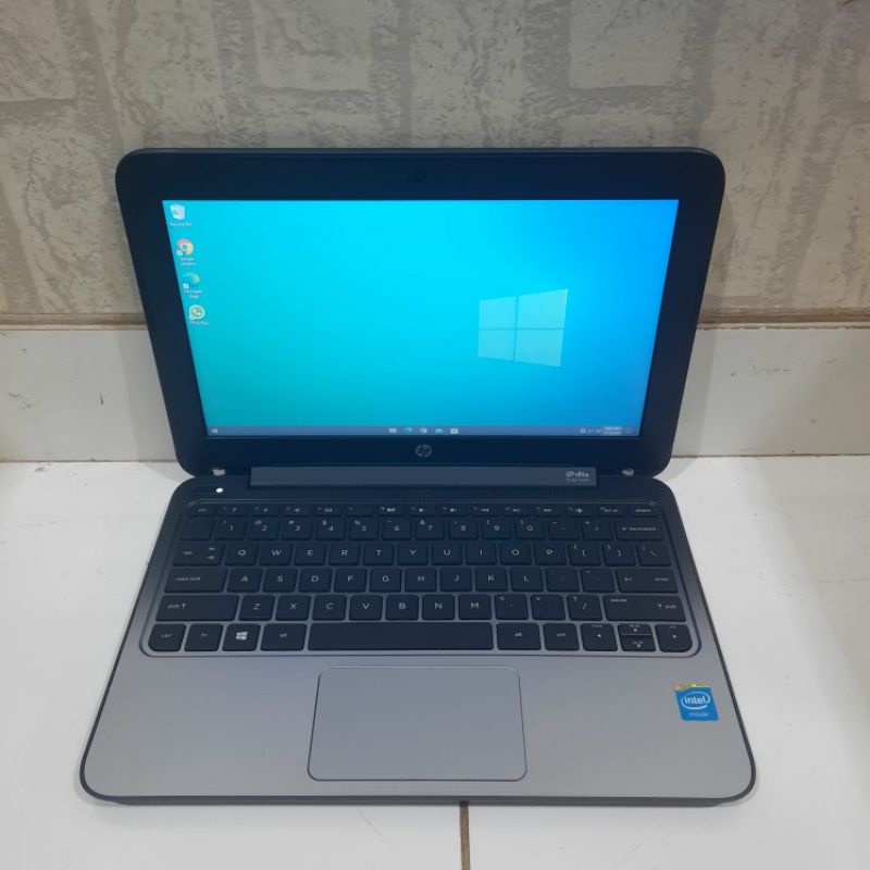 NOTEBOOK HP  Stream PC 11-d017TU Intel Celeron-N2840 Ram 4Gb/ 2GB  OS. Windows Super slim ringan enteng