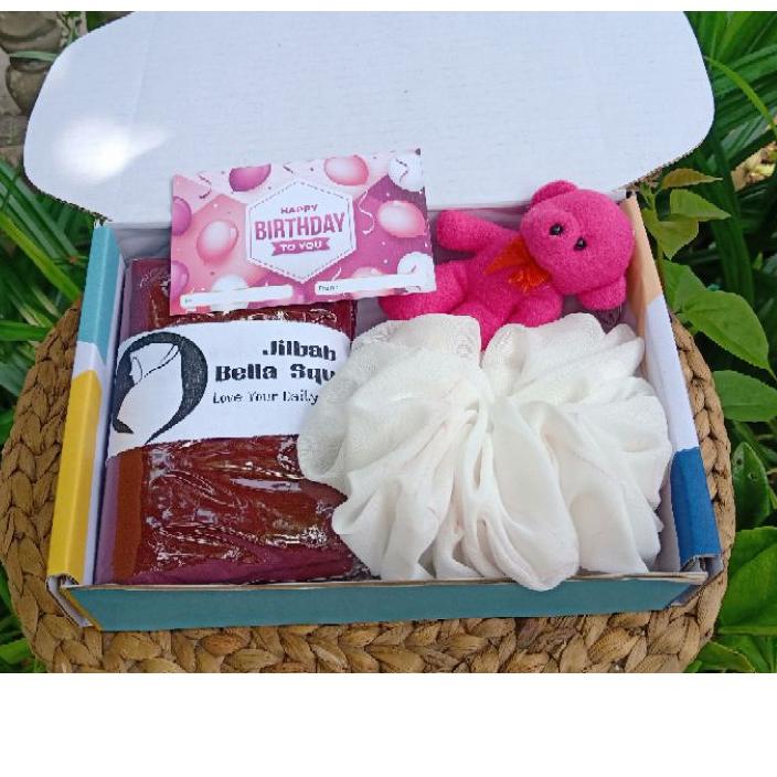 

Terbaru 3.3 BISA COD - A2 | HAMPERS KADO TERMURAH MOJOKERTO | Bella Square Scrunchie Boneka