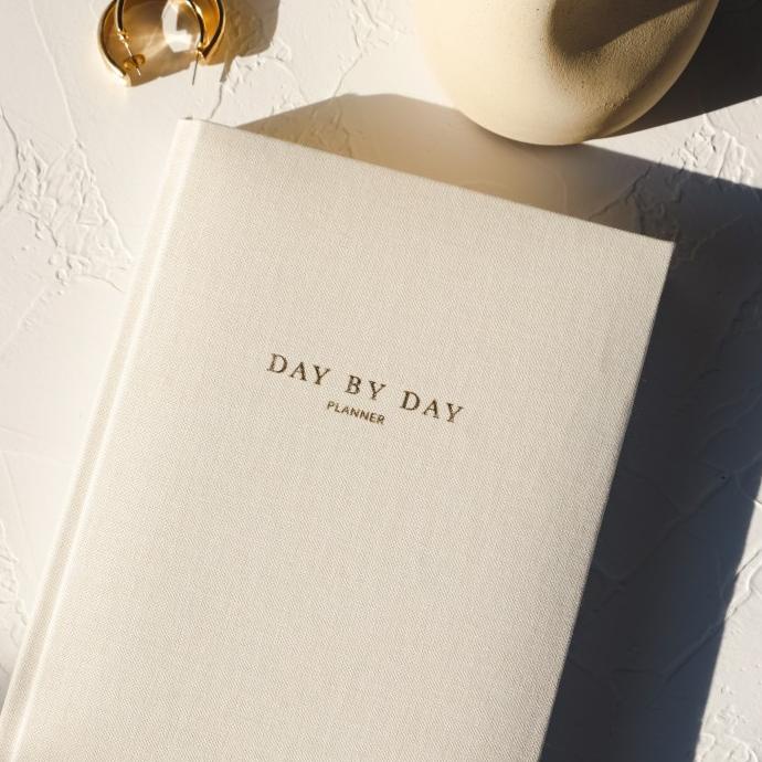 

Day by Day Planner Limited Edition ( Linen Cover )