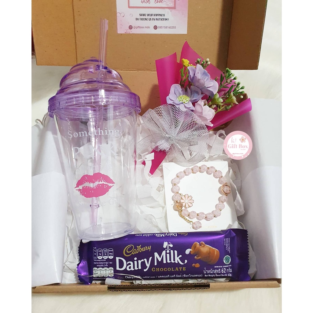 

KADO HAMPERS GIFTBOX HADIAH WEDDING ULANG TAHUN ANNIVERSARY VALENTINE