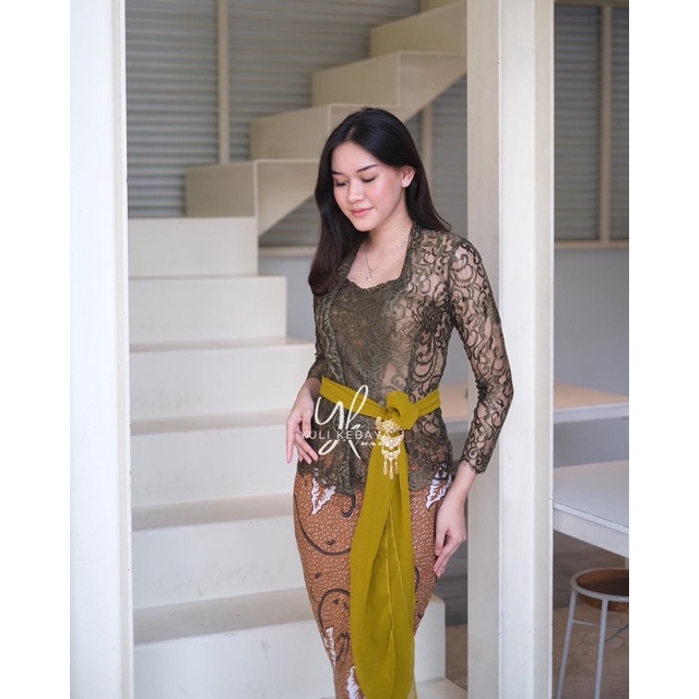Set Kebaya Glossy Green Seaweed