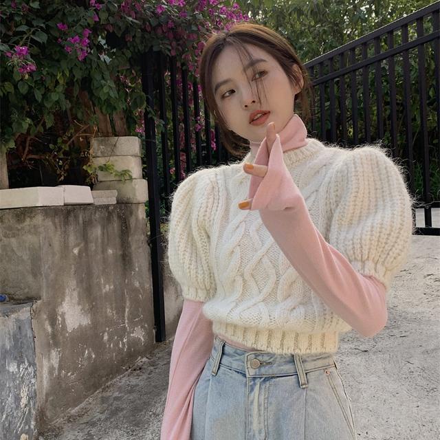 Suhao setelan dua potong desain musim dingin feminin terlihat tipis engah lengan twist lengan pendek sweater + disikat berleher tinggi bottoming t-shirt