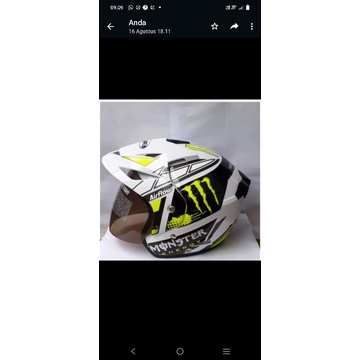 helm takira monster putih