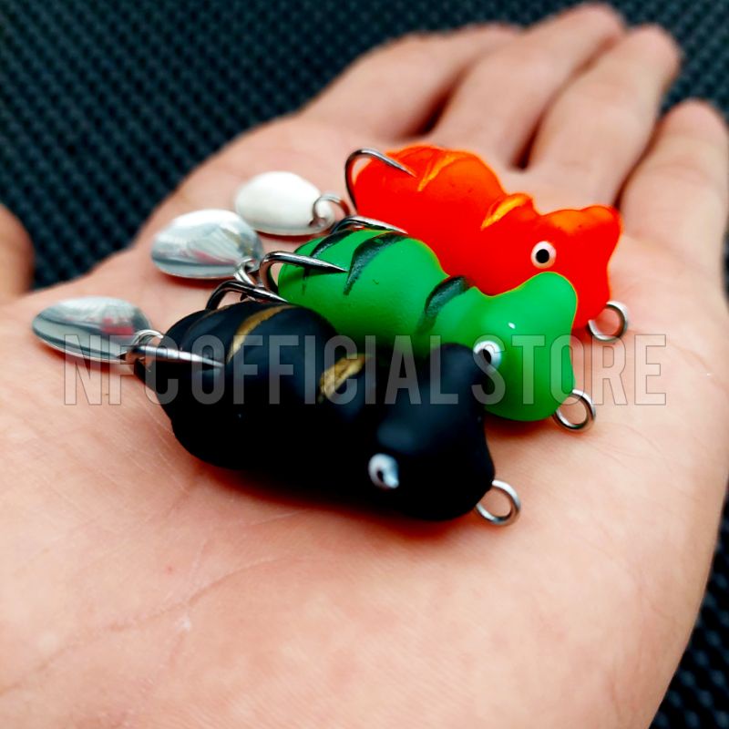 Soft frog Ulat / Uler godong 4 cm 5 gram Umpan casting Gabus dan Toman