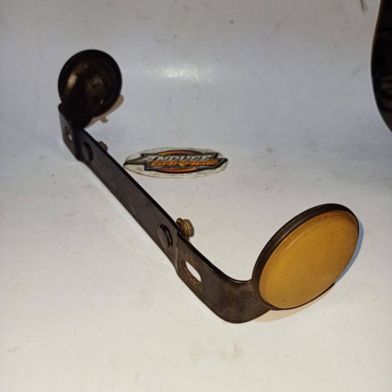 breket dudukan pangkon plat nomor belakang mata kucing sepeda motor matic 2T 2Tak sanex qj 50cc kase