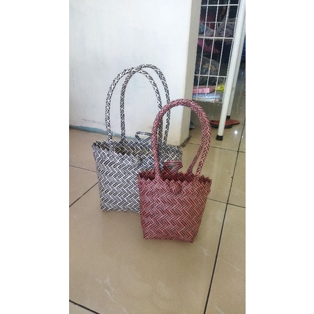 TAS ANYAMAN XS TALI PANJANG ADA KAITANNYA