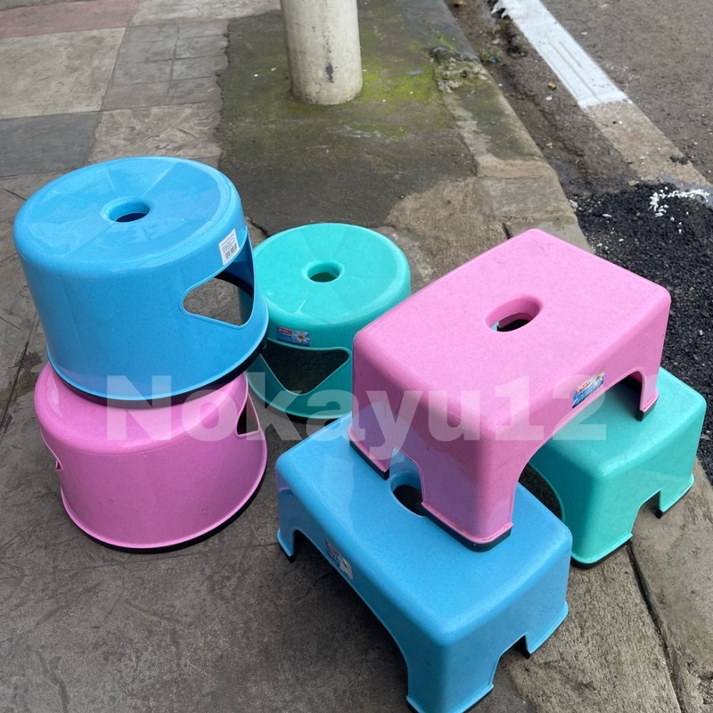 LION STAR - Kursi Jengkok / Kursi Plastik Jengkok / Kursi Pendek