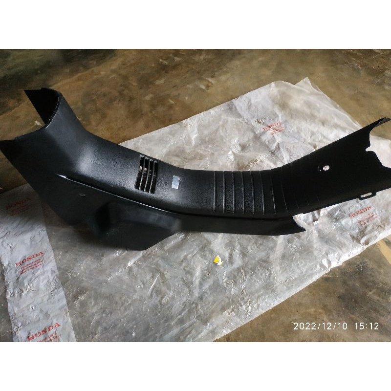 COVER LEGSHIELD SAYAP TENGAH HONDA ASTREA GRAND LEGENDA ORIGINAL AHM