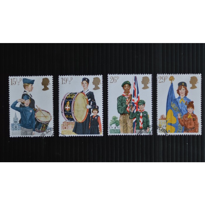 

✨NEW✨ - PERANGKO GB 1982 Organizations juveniles-75# Anniv. Scouts -USED