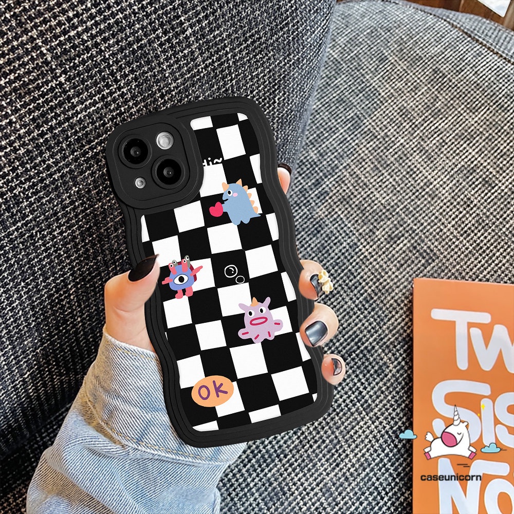 IPHONE Casing Tepi Bergelombang Kompatibel Untuk Iphone11 14 13 12 Pro Max 6 6s 8 7 Plus 14Plus XR X XS Max SE 2020papan Catur Diamond Grid Kartun Monster Kecil Soft TPU Cover