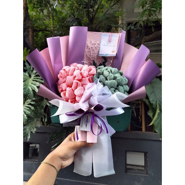 

BUKET HIJAB KRUDUNG BELLA SQUARE HANDBOUQET MURAH SURABAYA