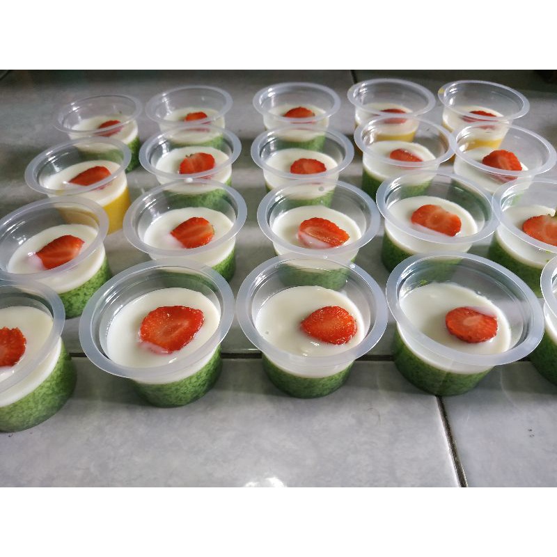 

Puding Lumut Pandan dan vla susu