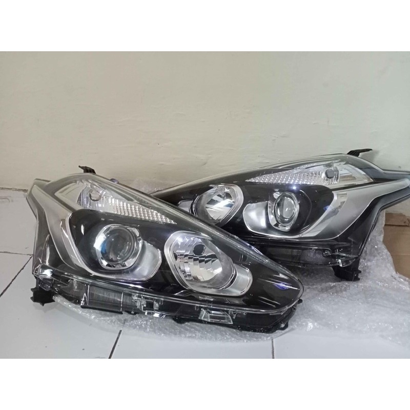 Headlamp Lampu Depan Sienta Type V Tipe V 2017 Original