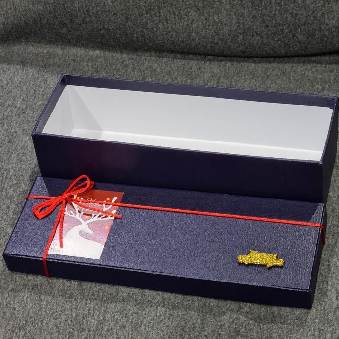 

TERBAIK HARDBOX KOTAK KADO NATAL BOLU GULUNG 30 X 10 X 8CM SALE