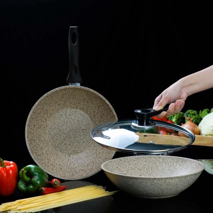 PERO WOK PAN 28CM BROWN HANDLE + LID silahkan di pesan