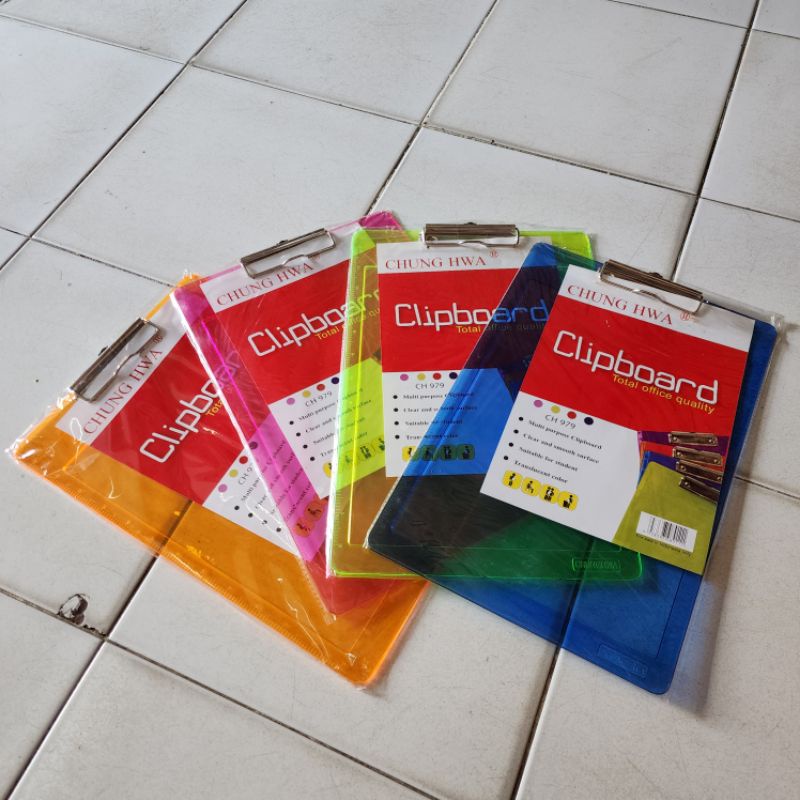 Clipboard/ Papan Ujian/ Papan Jalan Plastik Transparan Chung Hwa CH-979/ Doff Fluorescent Sunwell Te