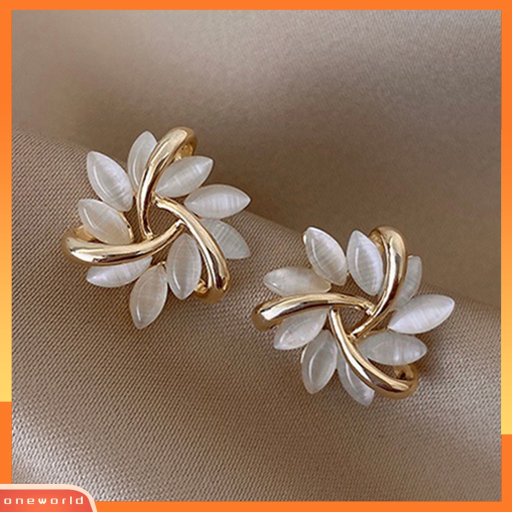 [WONE] 1pasang Bentuk Bunga Wanita Anting Indah Paduan Lingkaran Chic Telinga Studs Klasik Perhiasan